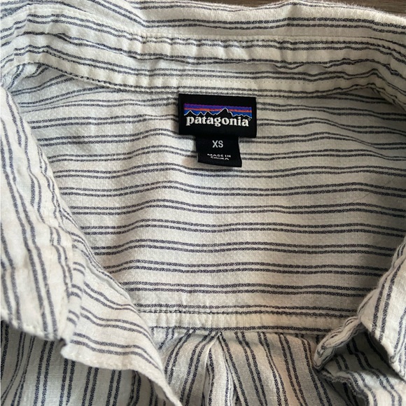 Patagonia button up - Picture 3 of 7